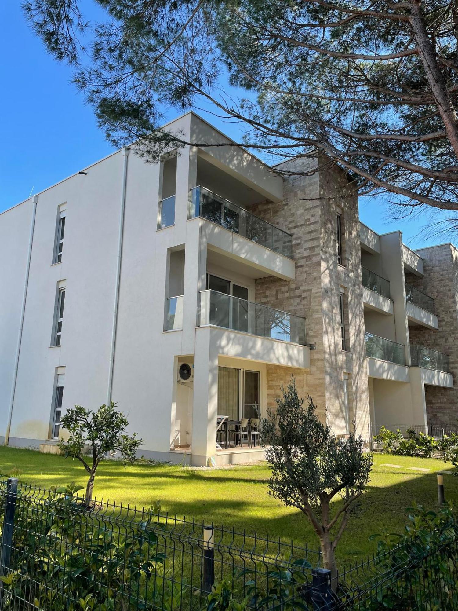 M&E Premium Apartments - San Pietro Durrës Exteriér fotografie